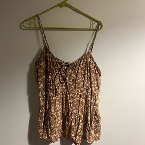 Old navy floral tank top! Adorable pattern. Cute fit. Size m #oldnavy #tanktop